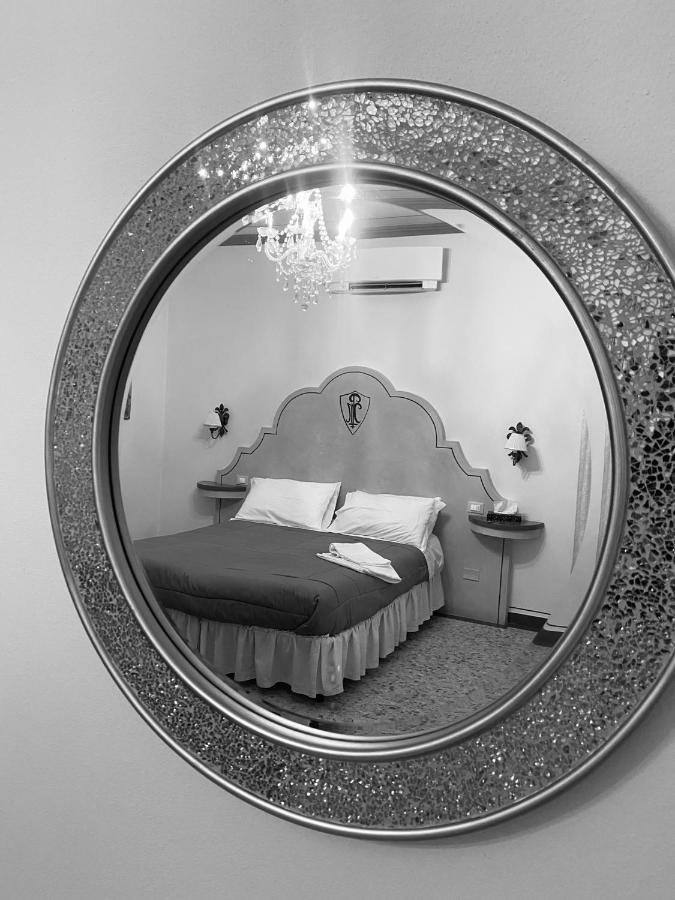 Palazzo Mari Suite & Rooms B&B Montevarchi Exteriör bild