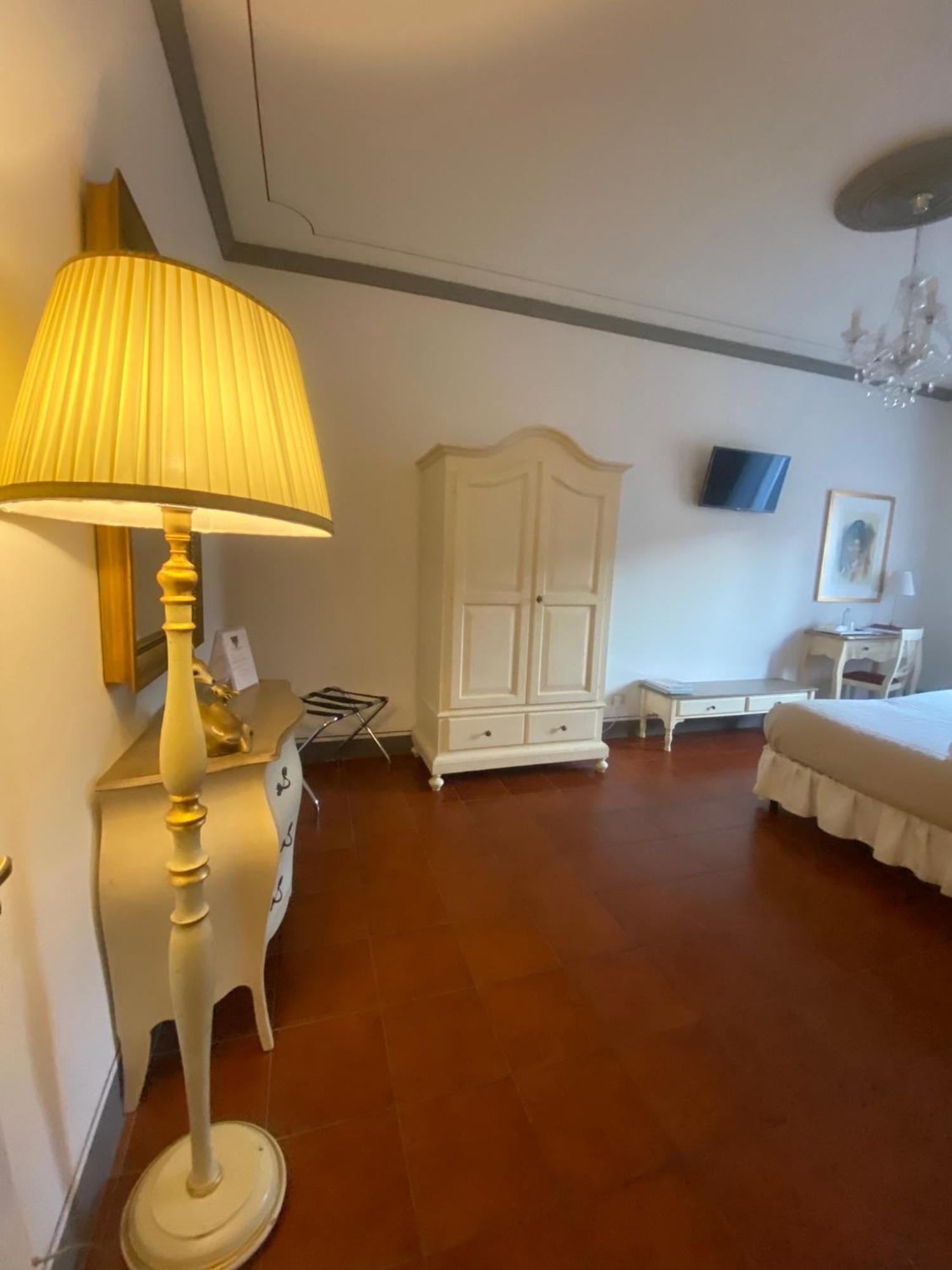 Palazzo Mari Suite & Rooms B&B Montevarchi Exteriör bild