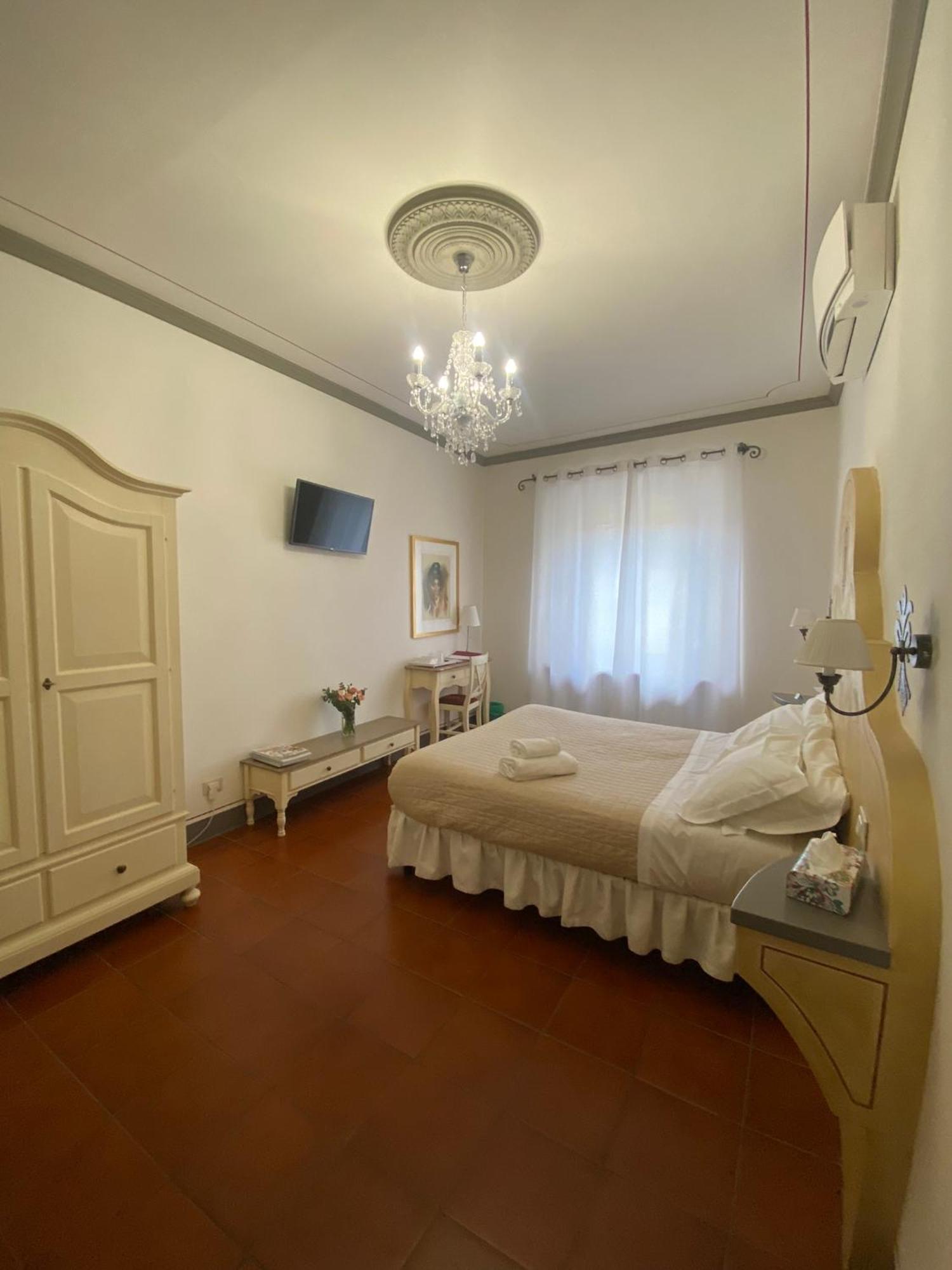 Palazzo Mari Suite & Rooms B&B Montevarchi Exteriör bild