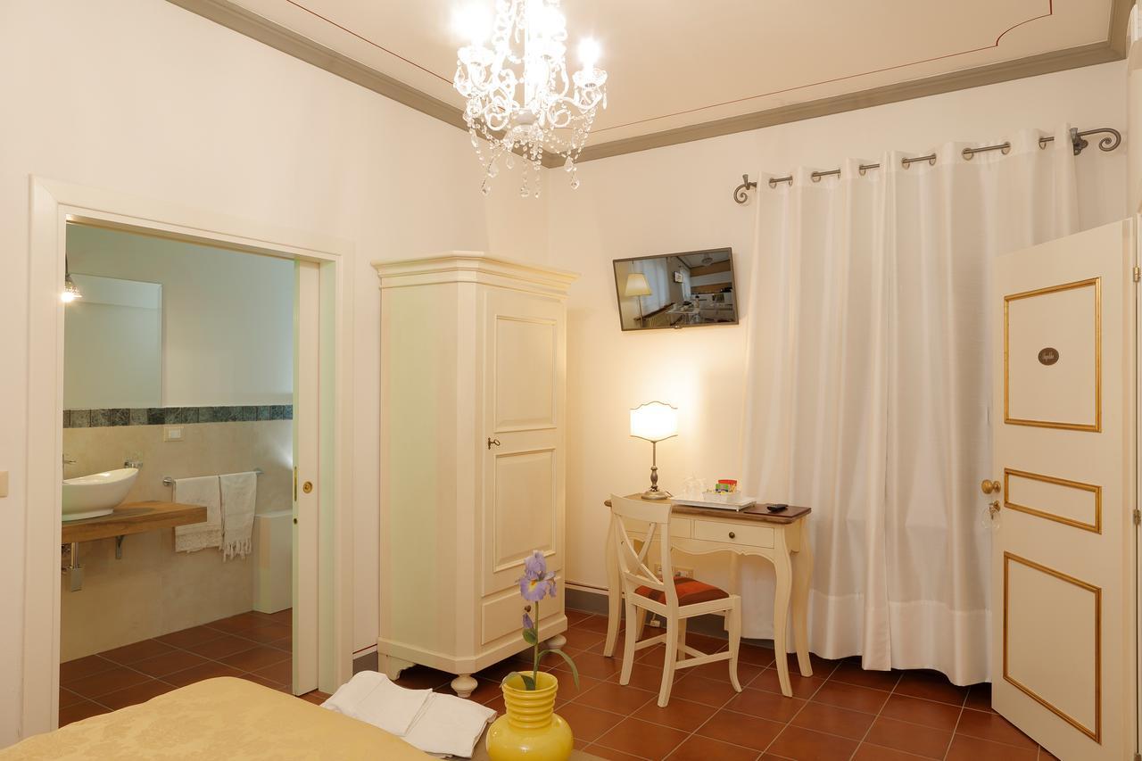 Palazzo Mari Suite & Rooms B&B Montevarchi Exteriör bild