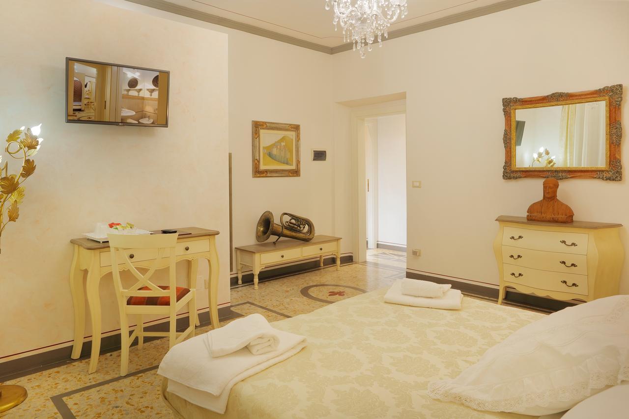 Palazzo Mari Suite & Rooms B&B Montevarchi Exteriör bild