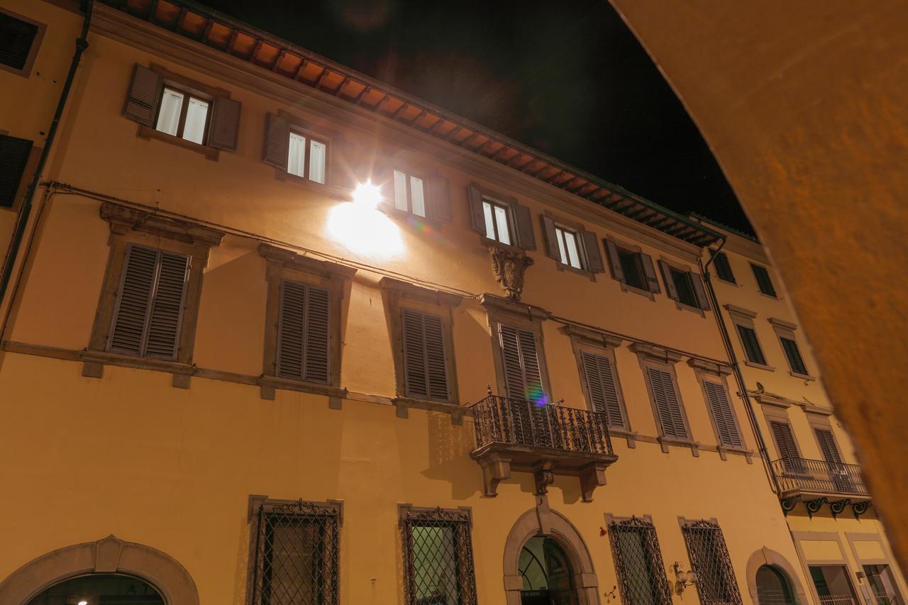 Palazzo Mari Suite & Rooms B&B Montevarchi Exteriör bild